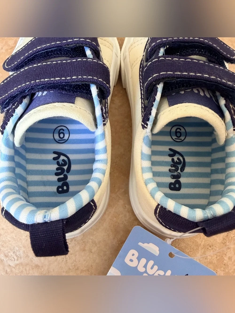 Bluey Toddler Canvas Sneakers Cream Blue Hook & Loop Unisex Kids Shoes NWT 6